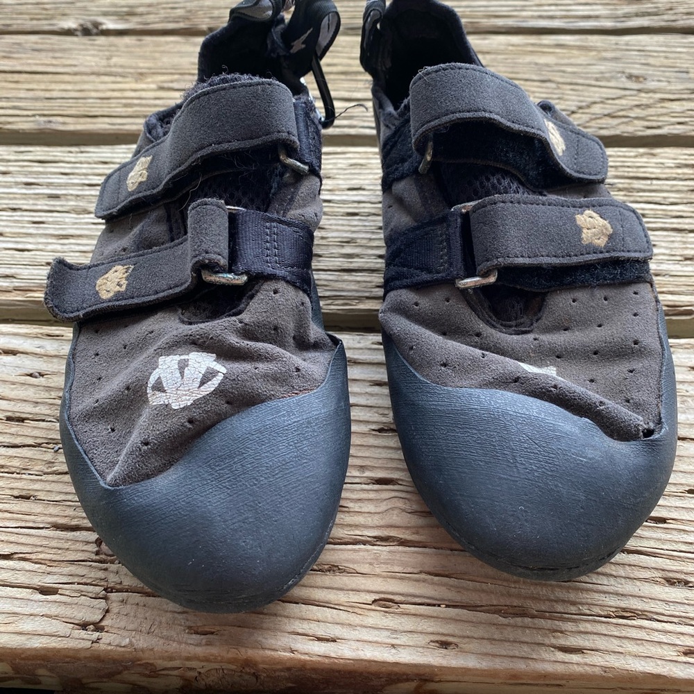 Evolv Kronos climbing shoe, so 9.5